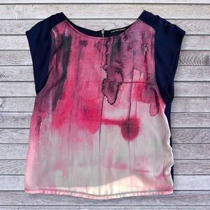 Harlowe & Graham Pink Watercolor Front Navy Side Cap-Sleeve Top medium